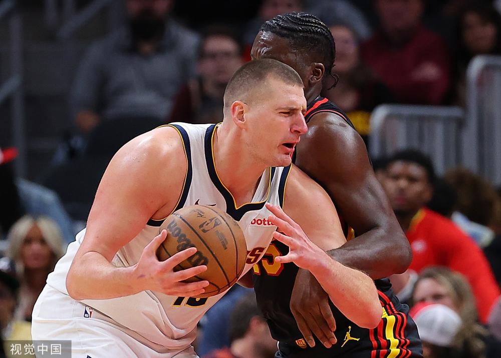 吸引大批年 吸引大批年