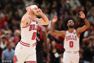 他用实际行 他用实际行